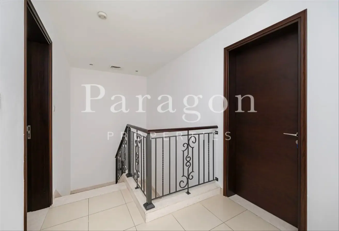 Corner Unit | Large Garden | Near Park and Pool