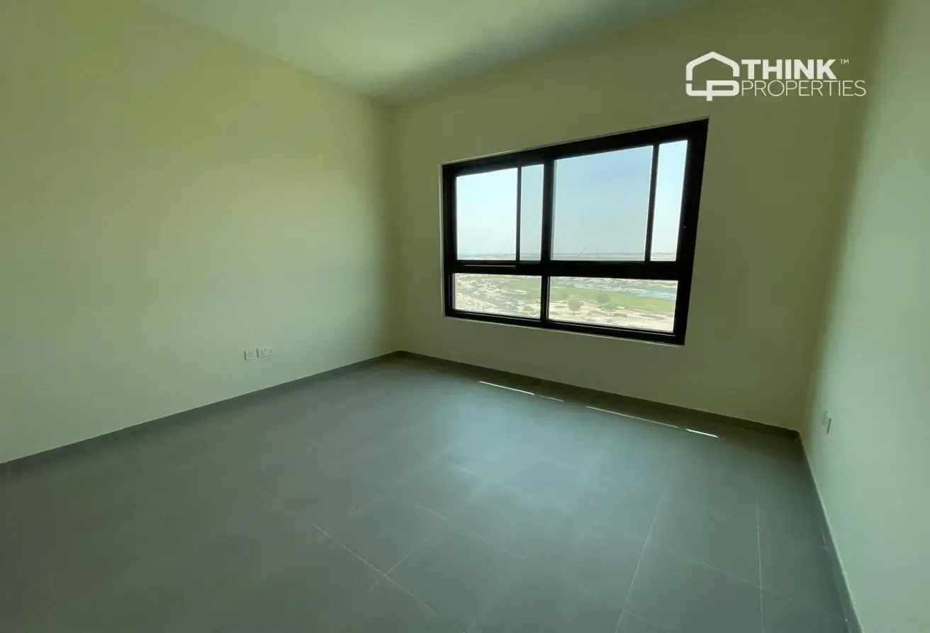 Golf and Park View |  Middle  Floor