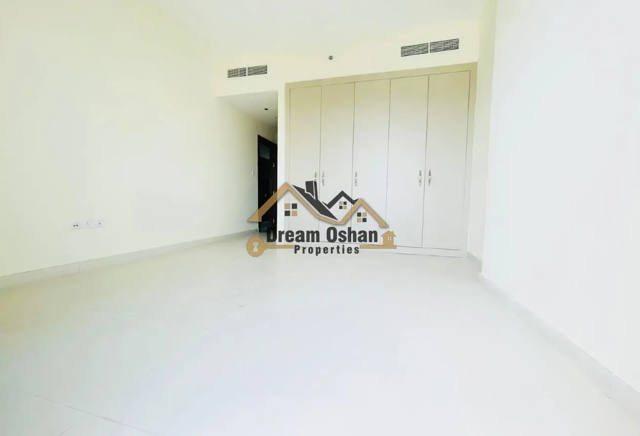Ready 3BHK +Maids |Family Unit |Prime location