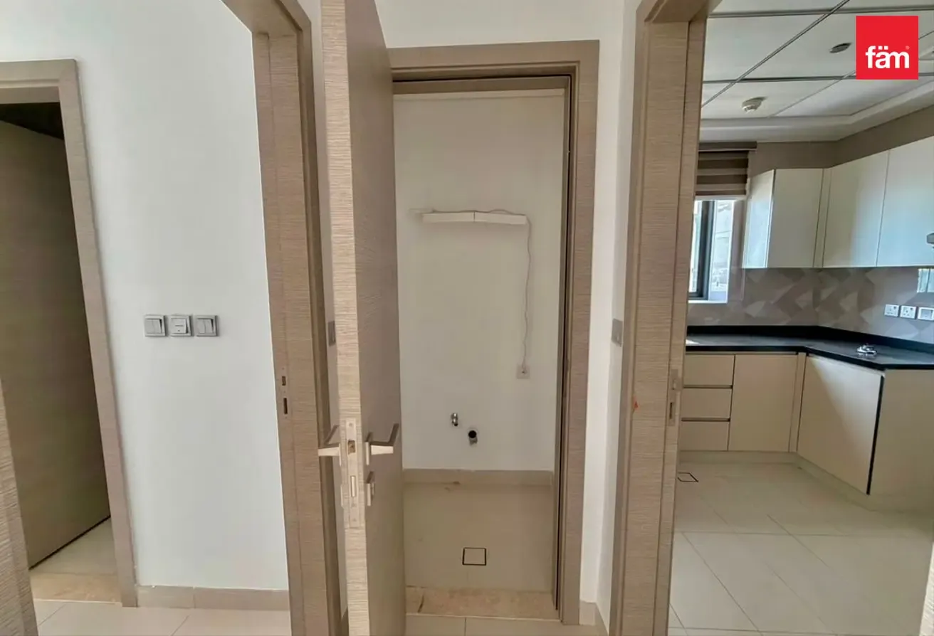 Luxury 1br  | Spacious Layout | Vacant