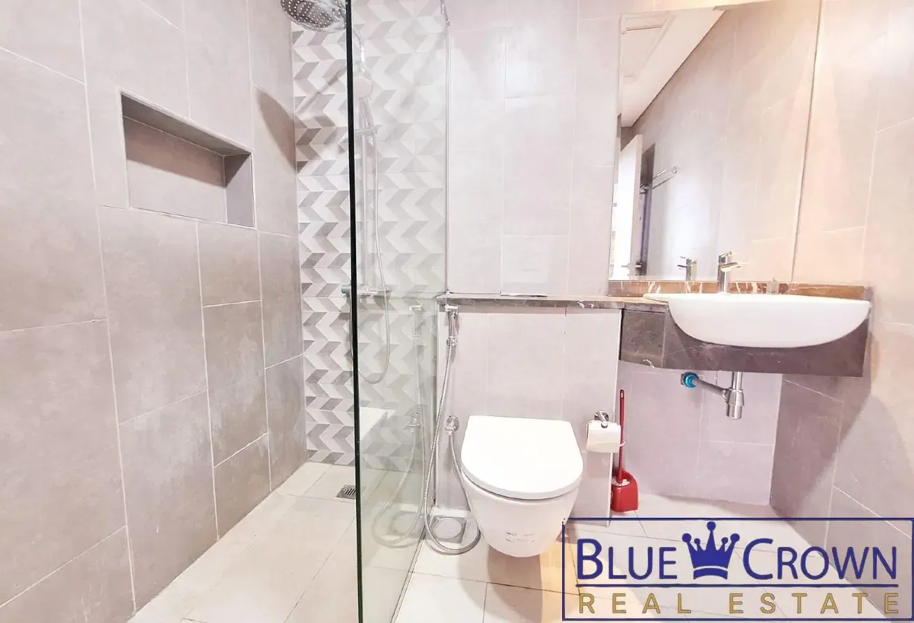 Spacious 1 Bedroom with Excellent Amenities