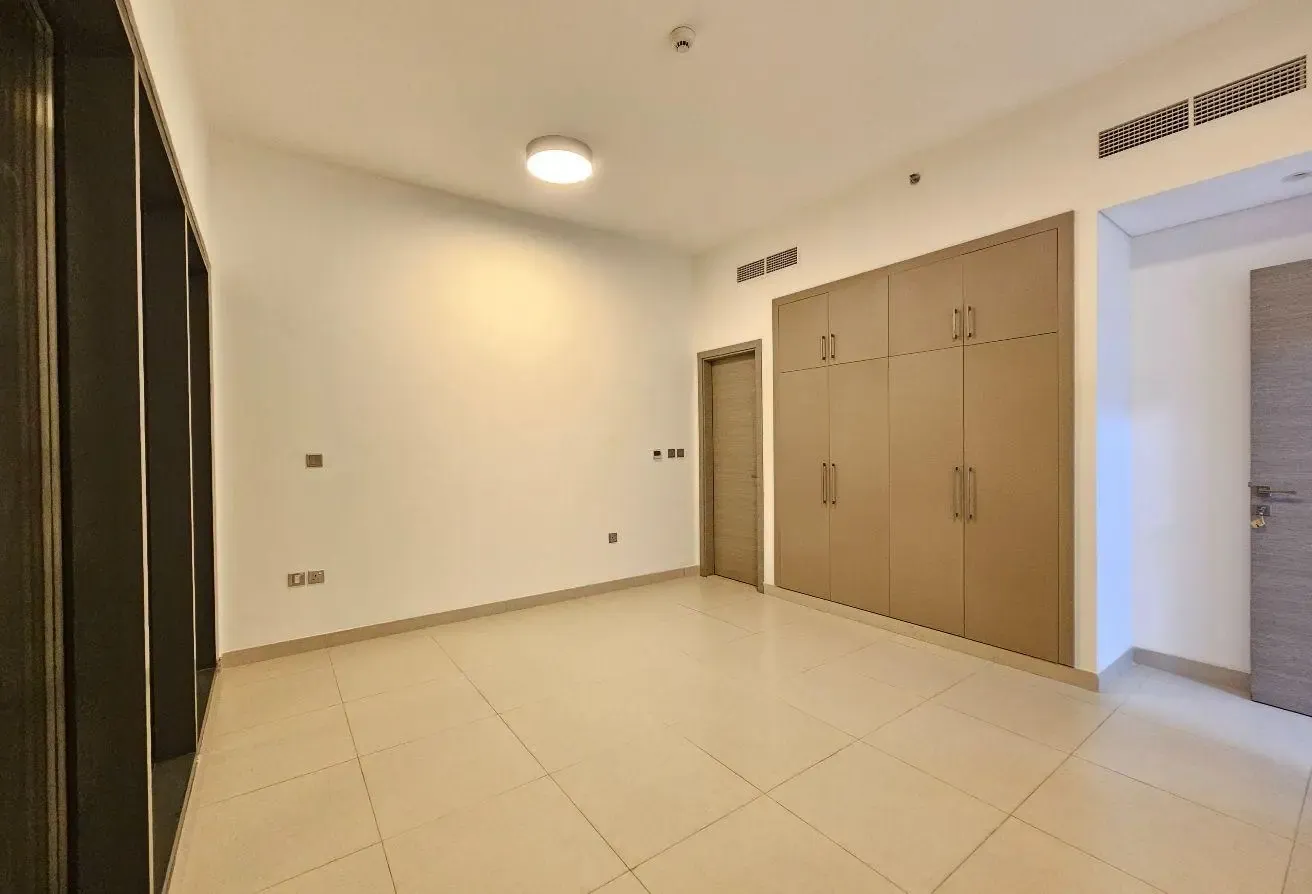Spacious | Flexible # of Cheques | Family Bldg