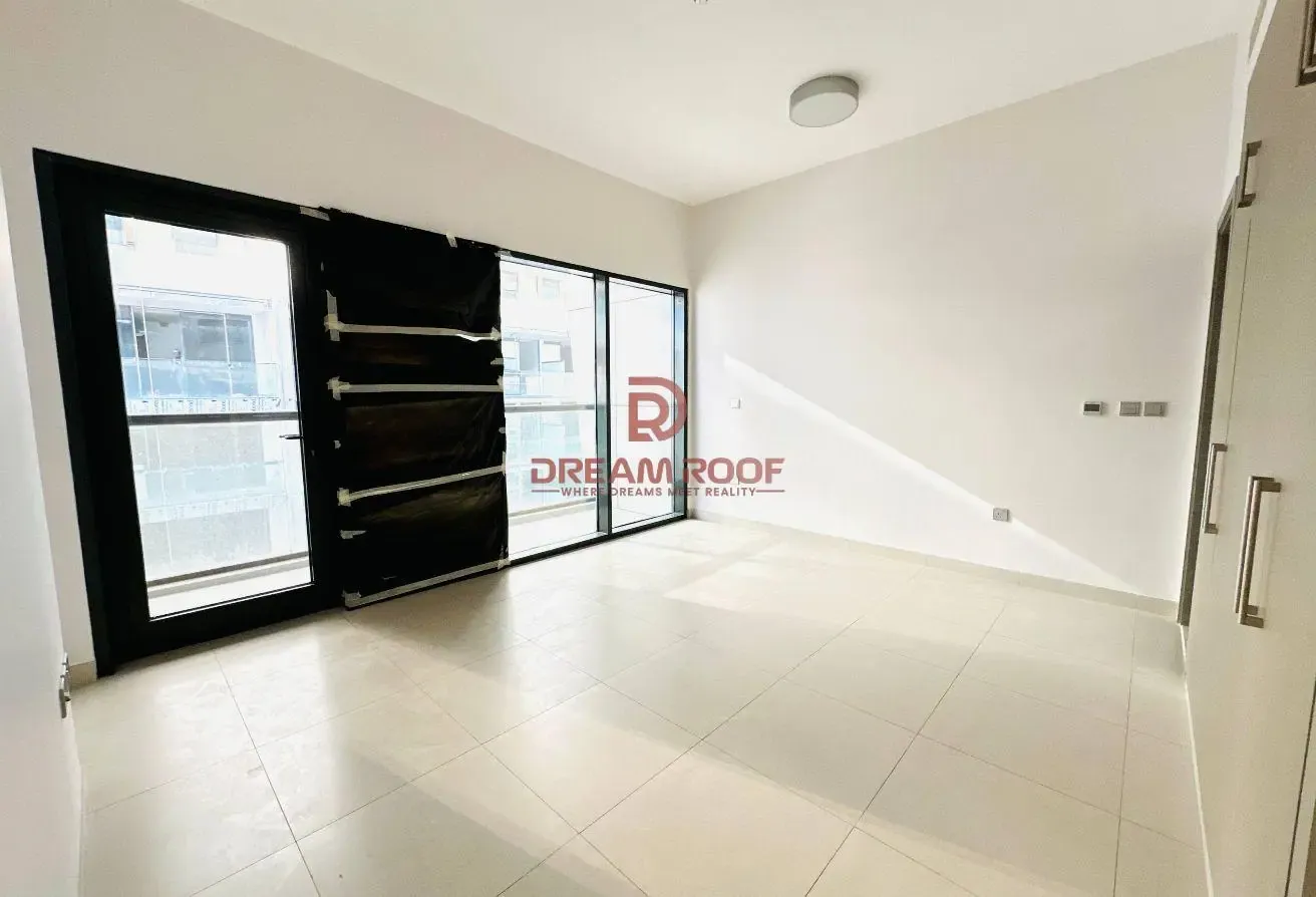 Spacious 1BHK- Ready To move - Family Building