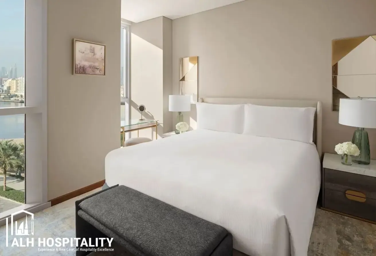 Premium 2BR Apt | Waterfront Views | Bills incl