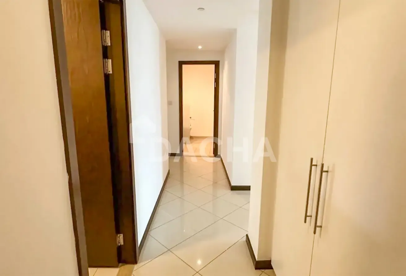 13 Month Contract | Creek View | Furnished