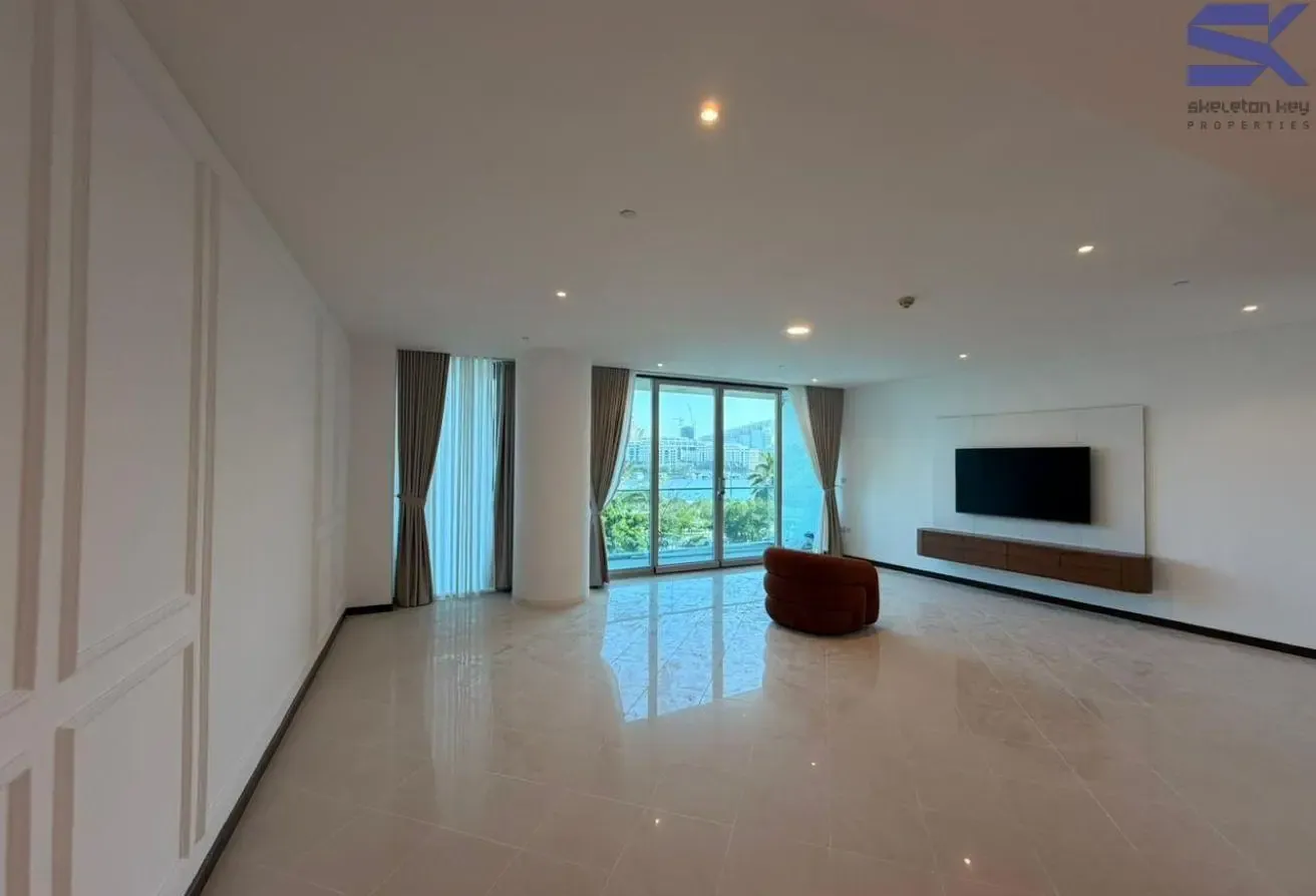 Fully furnished | Spacious | Vacant