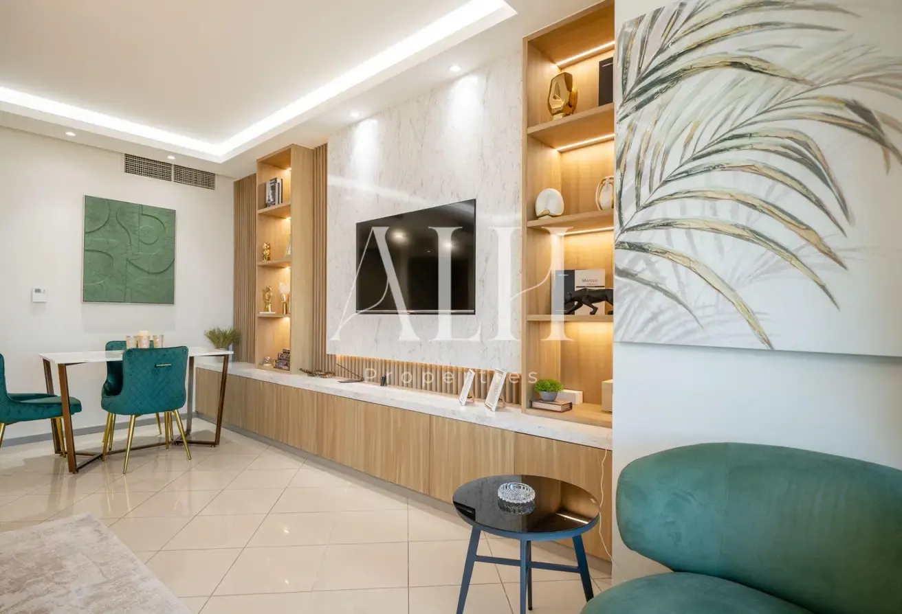 Full Creek Views | Upgraded | Fully Furnished