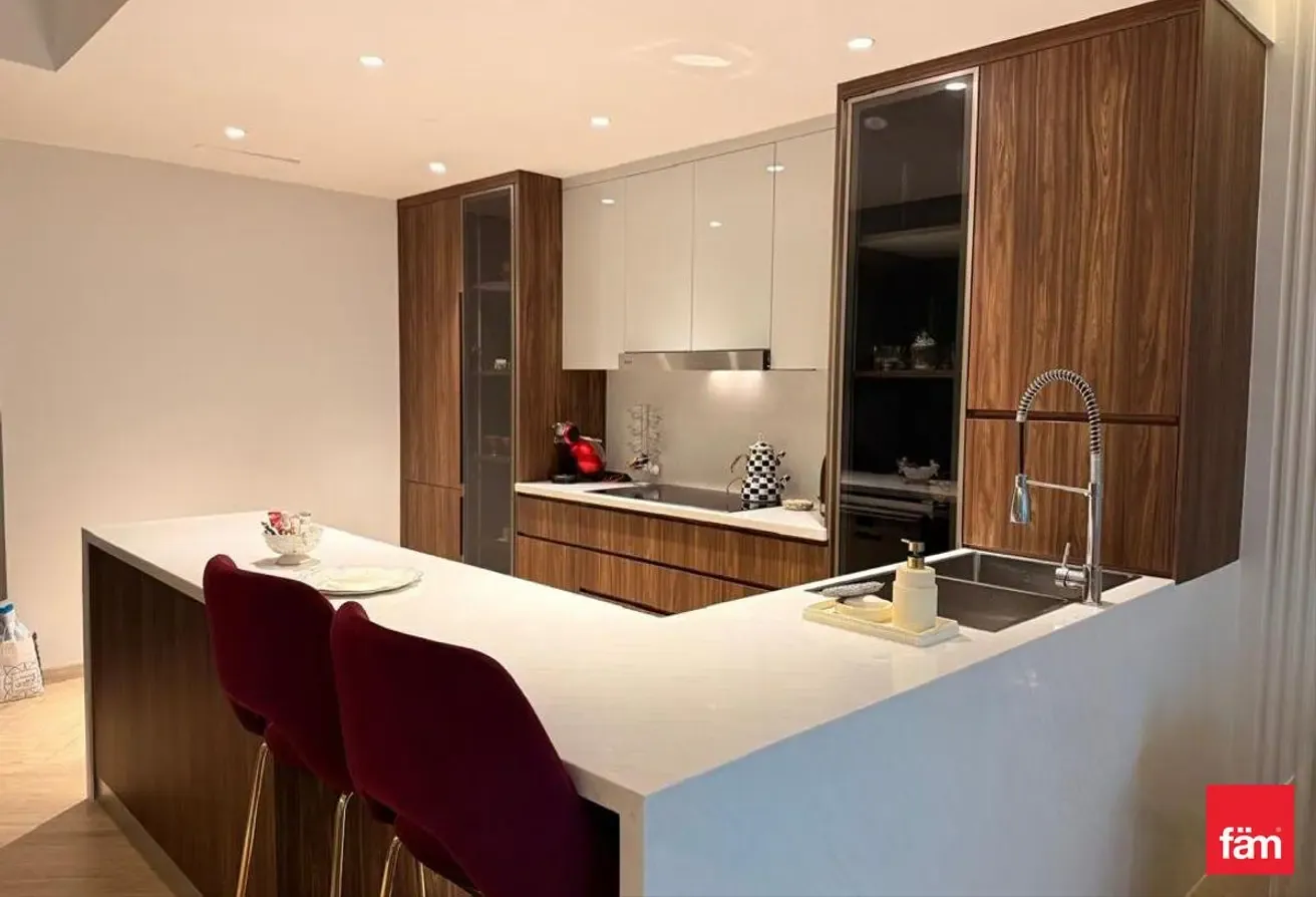 Luxurious Fully Furnished Renovated W/ Creek View