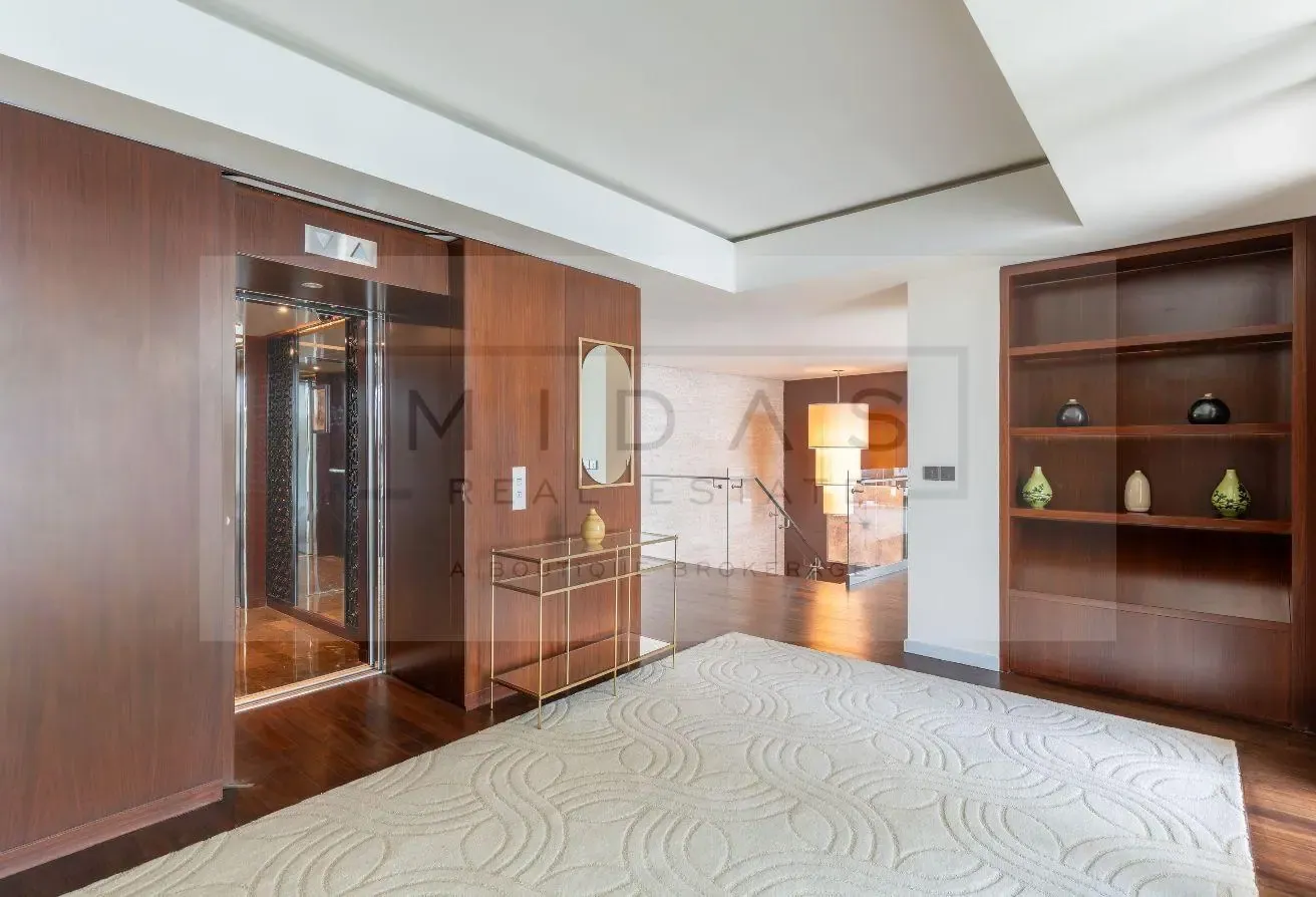 Duplex I Spacious I Panoramic Waterfront Views