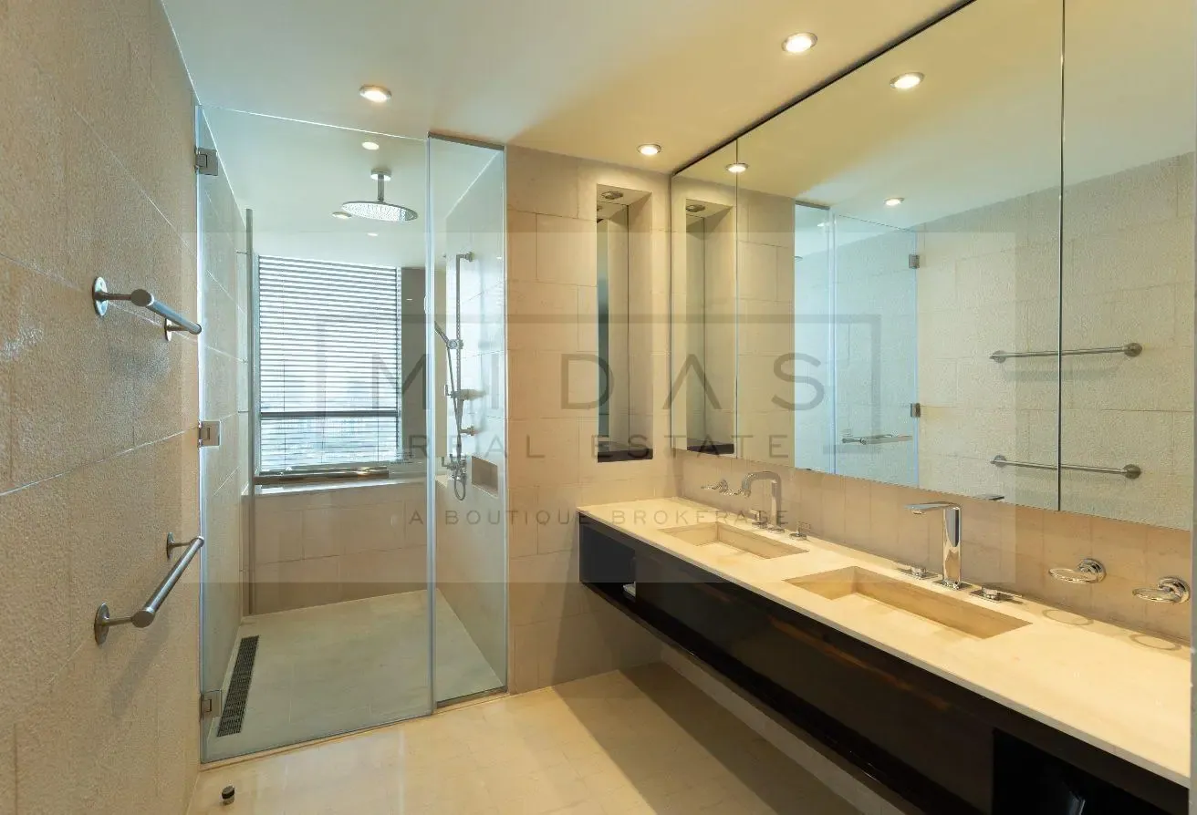 Duplex I Spacious I Panoramic Waterfront Views