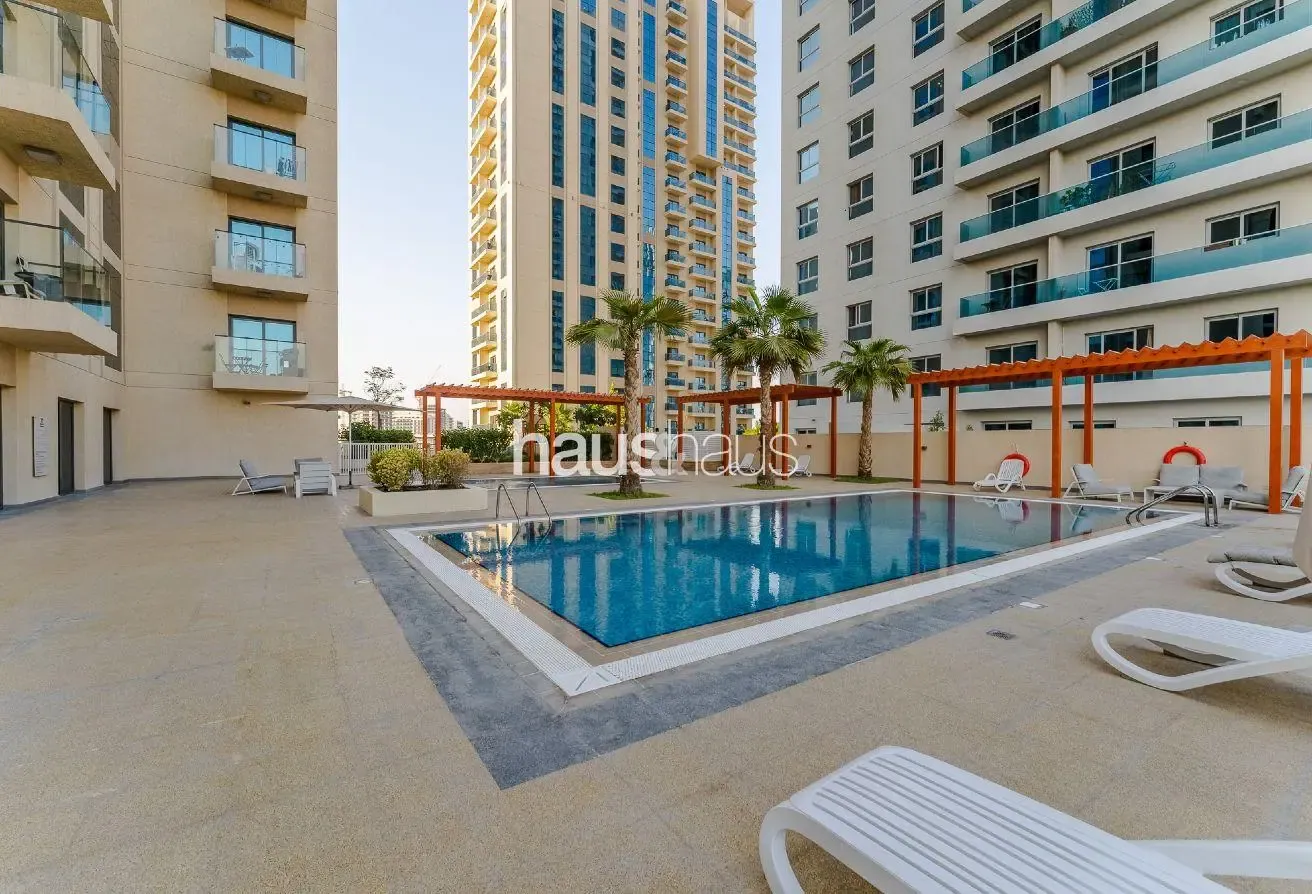 Spacious and Bright | Fully Equipped Studio