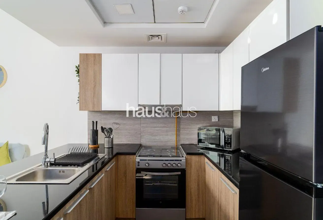 Spacious and Bright | Fully Equipped Studio