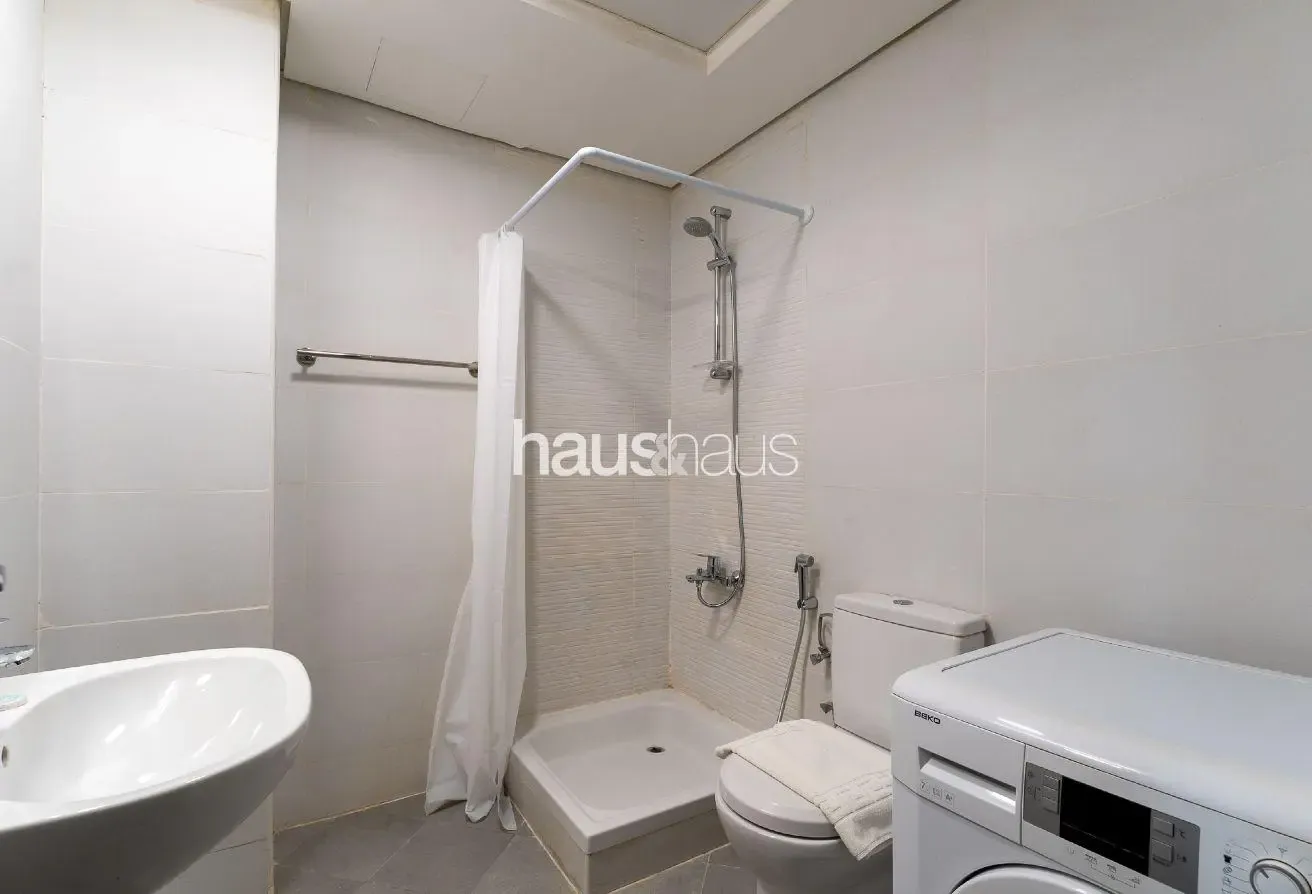 Spacious and Bright | Fully Equipped Studio