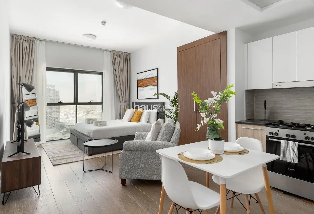 Gorgeous Community View | Nicely Furnished