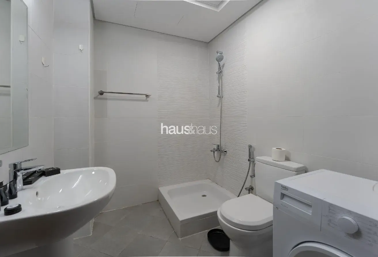 Gorgeous Community View | Nicely Furnished