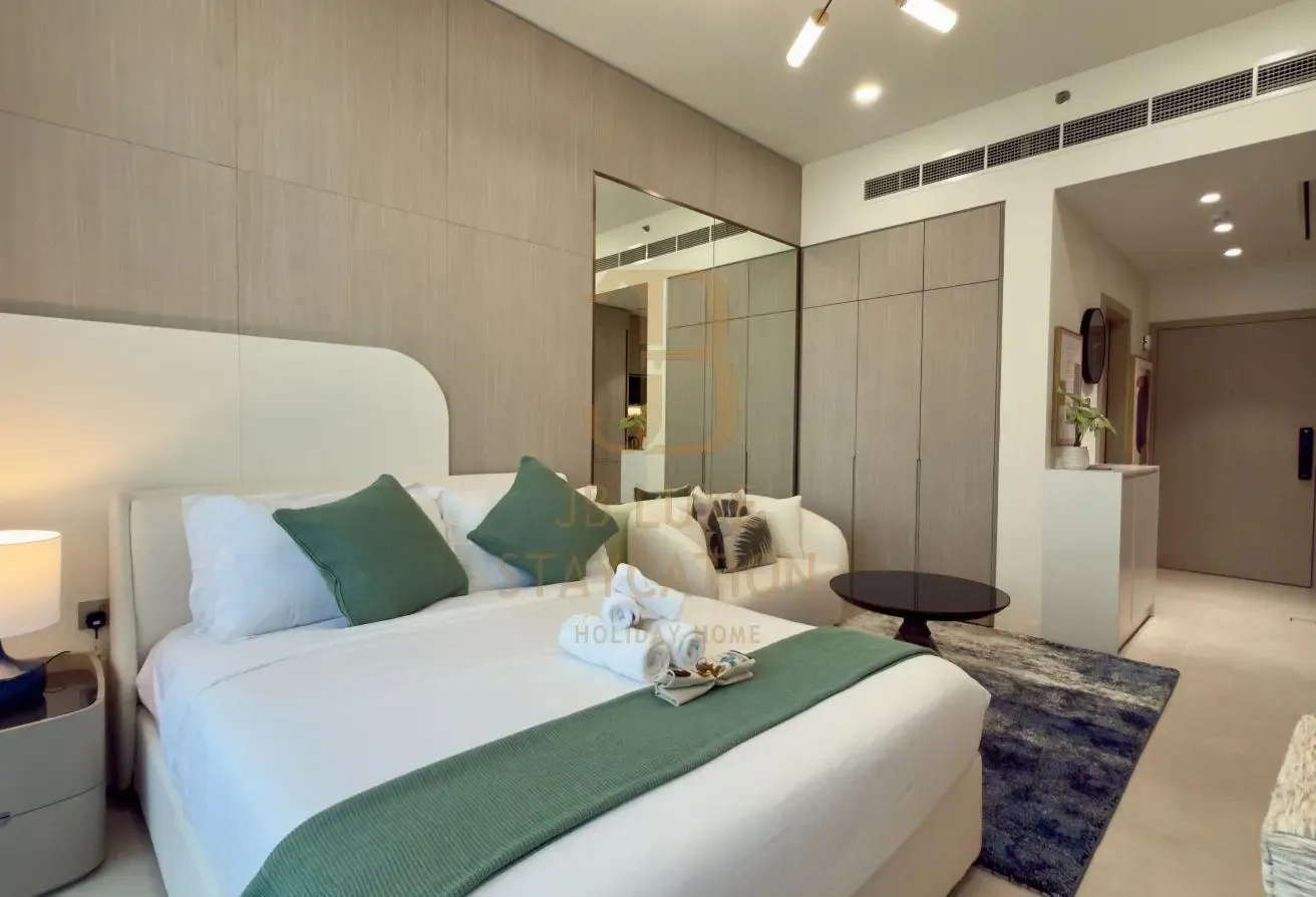 Modern Studio | Prime JVC Location