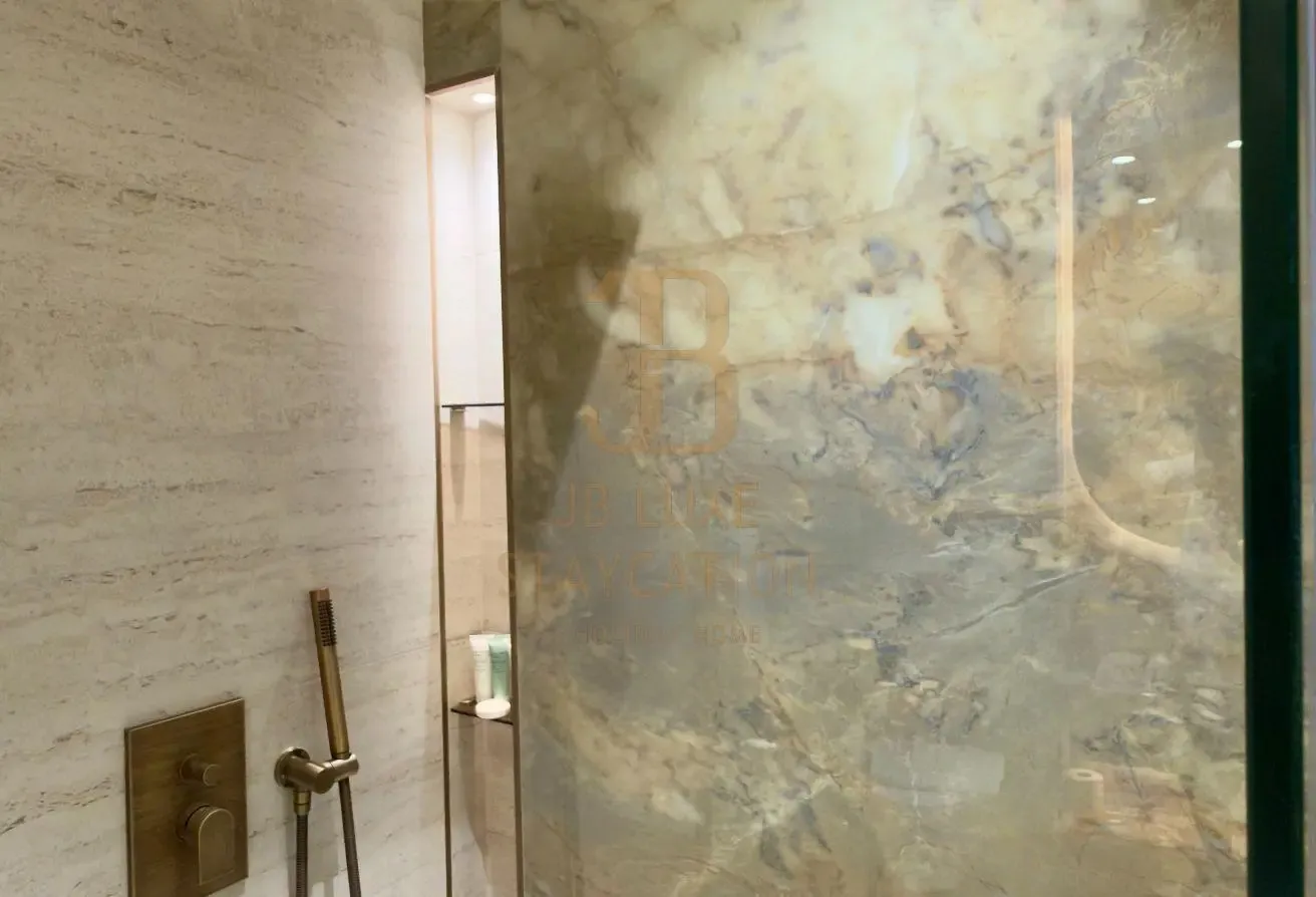 Modern Studio | Prime JVC Location