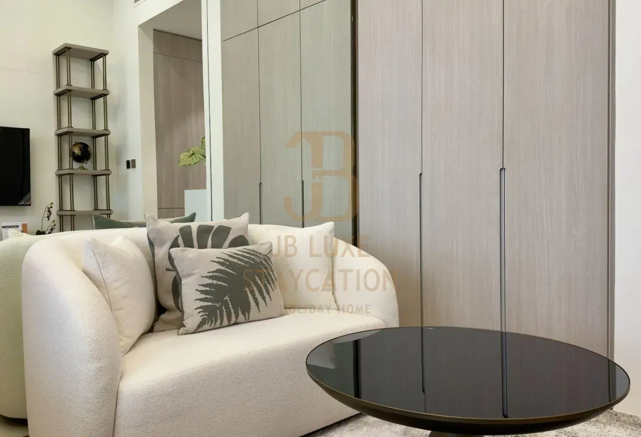 Modern Studio | Prime JVC Location