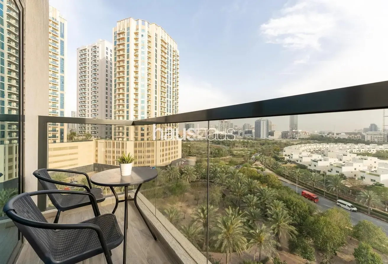Beautiful JVC View | Bright Unit | Contemporary