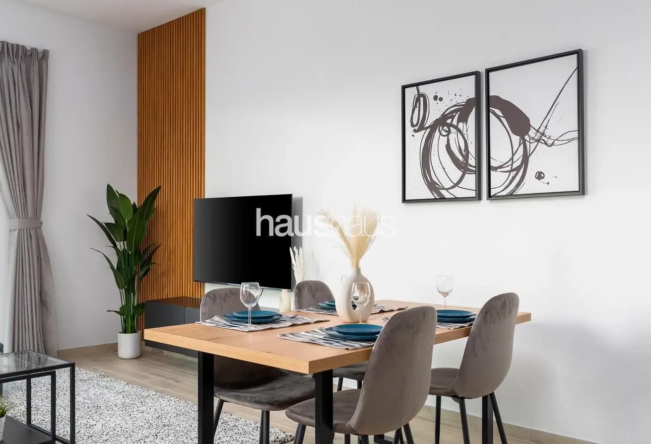 Lush Greens View | Huge Unit | Cosy