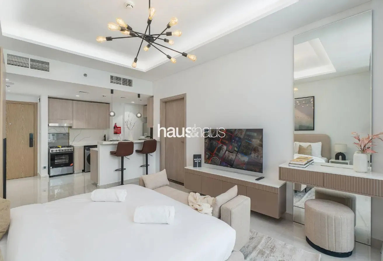 New Studio | Few Steps to Circle Mall | Pool View
