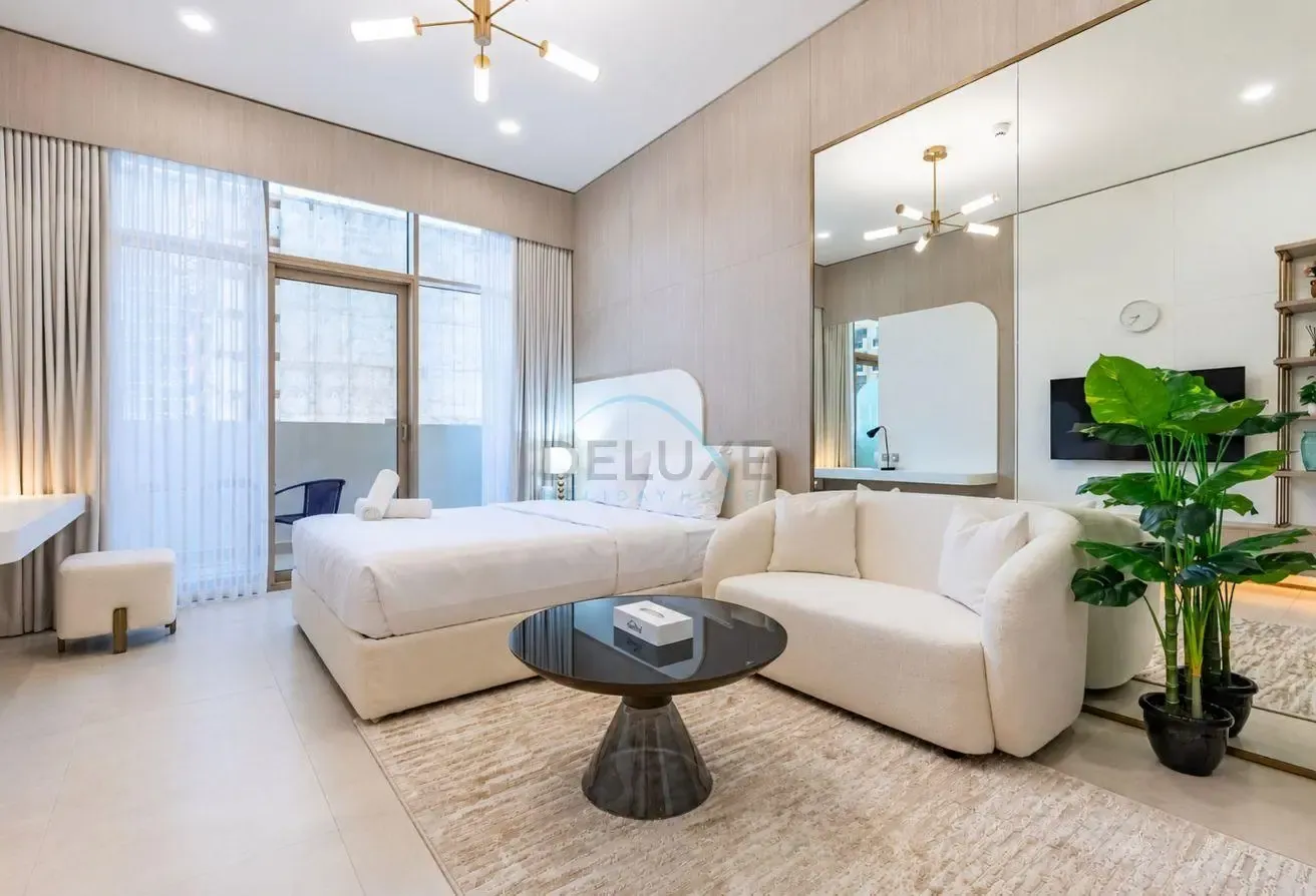 Near Circle Mall Studio | Short Walk to the Park