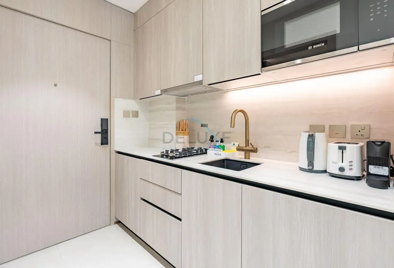 Near Circle Mall Studio | Short Walk to the Park