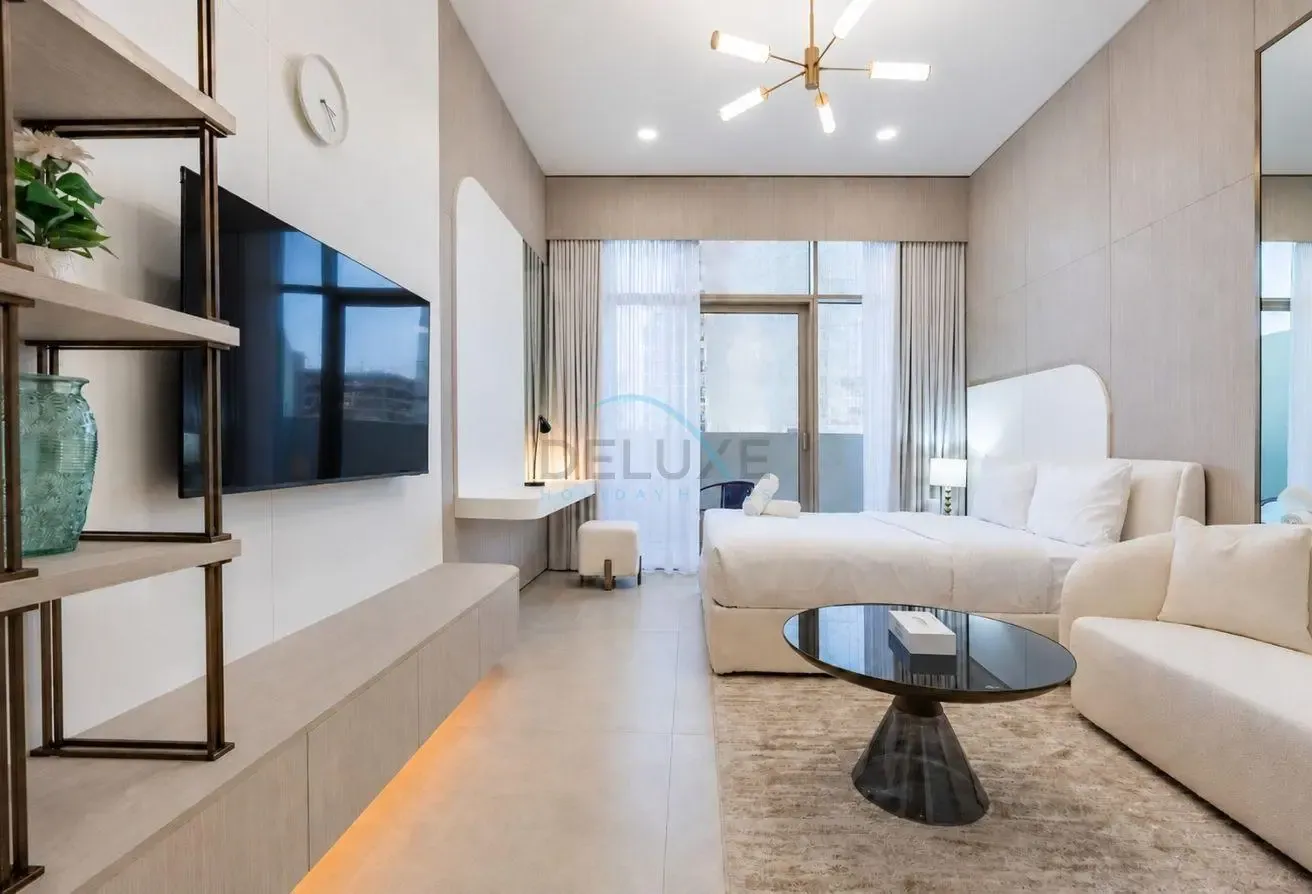 Near Circle Mall Studio | Short Walk to the Park