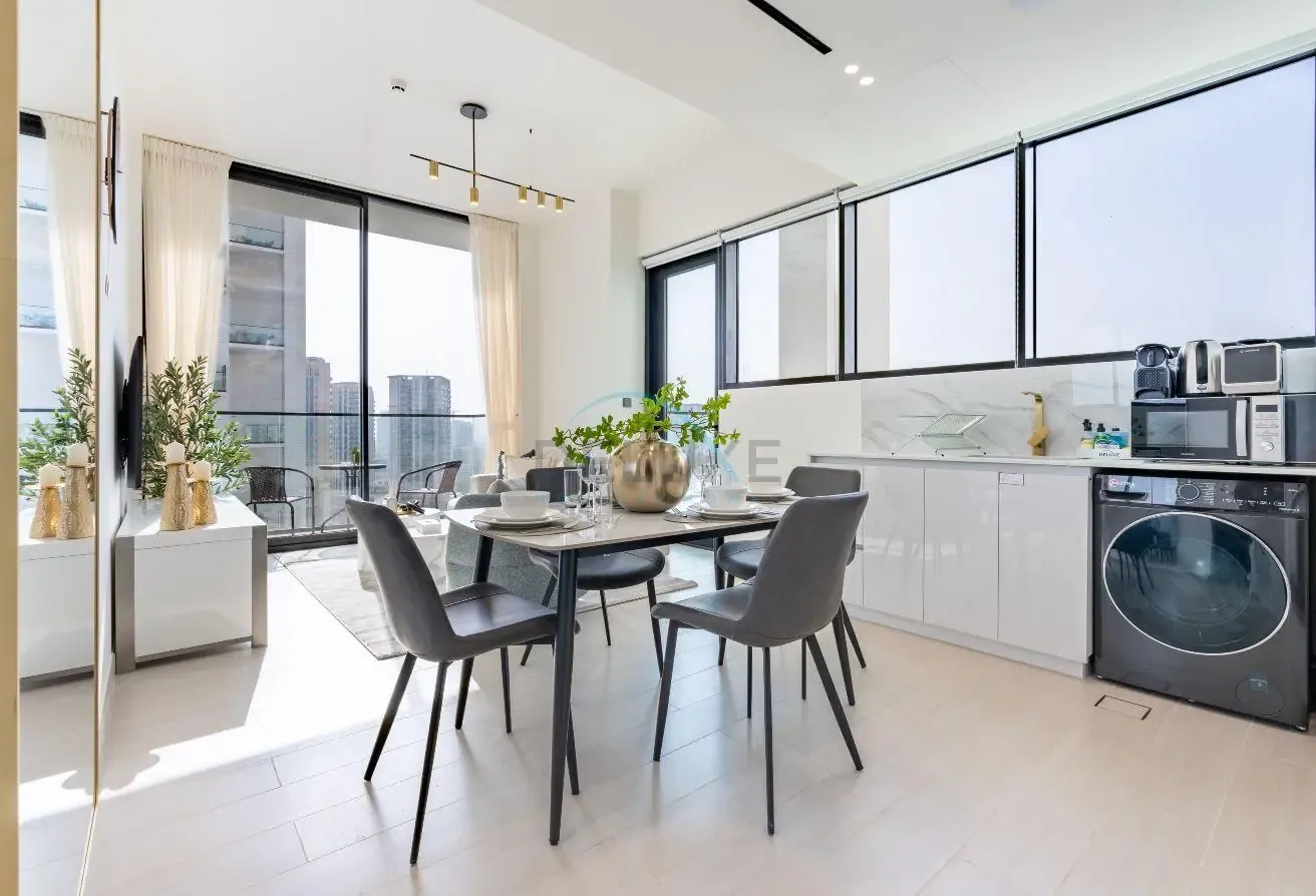 Modern 2BR with Private Pool |  Near Circle Mall