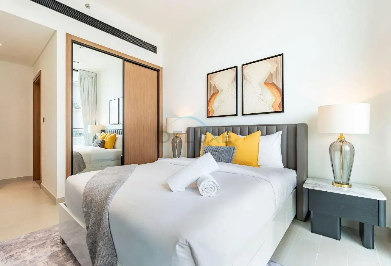 Modern 2BR with Private Pool |  Near Circle Mall