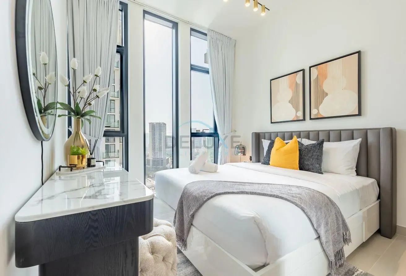 Modern 2BR with Private Pool |  Near Circle Mall