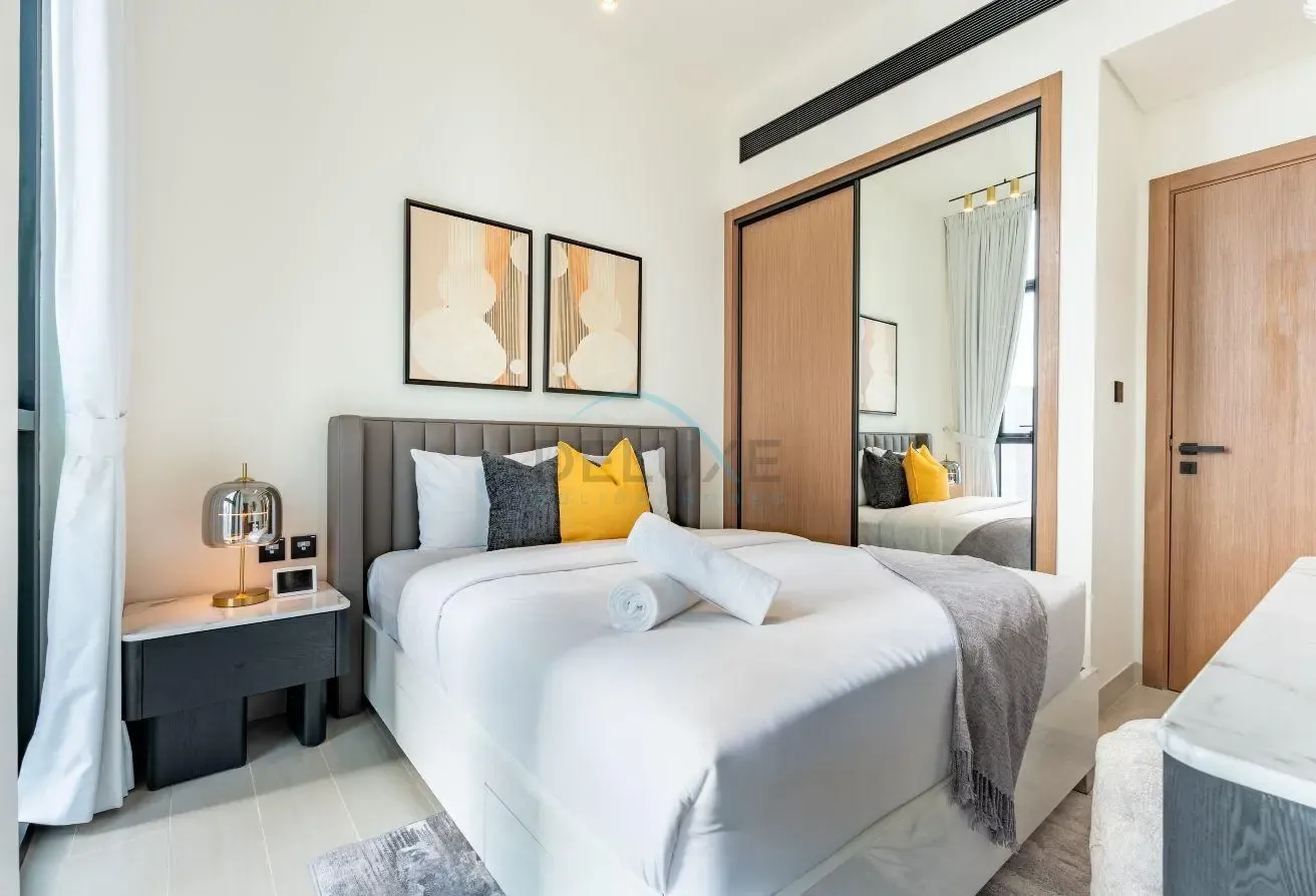 Modern 2BR with Private Pool |  Near Circle Mall