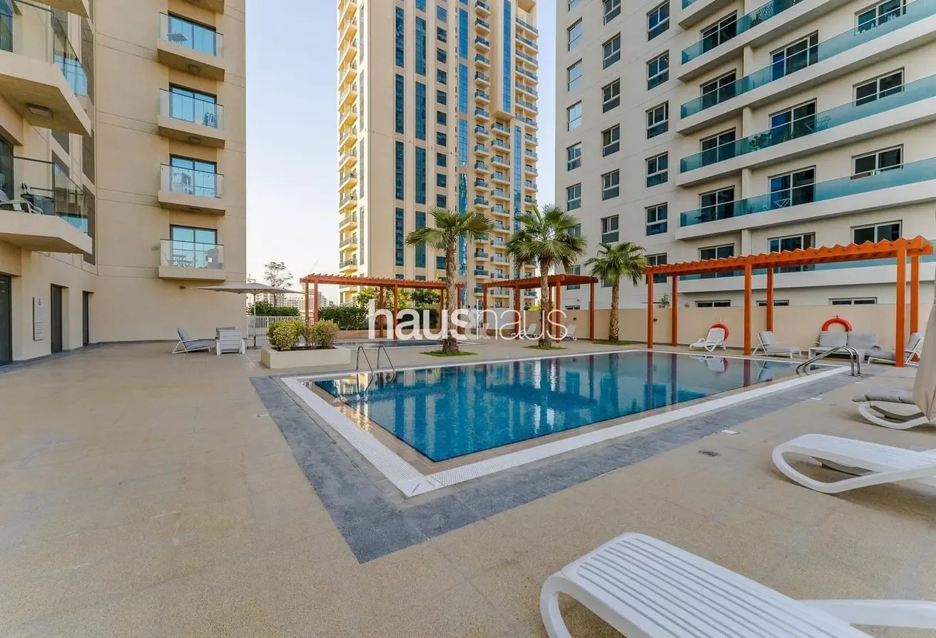 Balcony | Spacious 1 BR | Relaxing