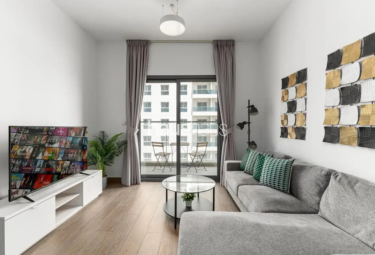 Balcony | Spacious 1 BR | Relaxing