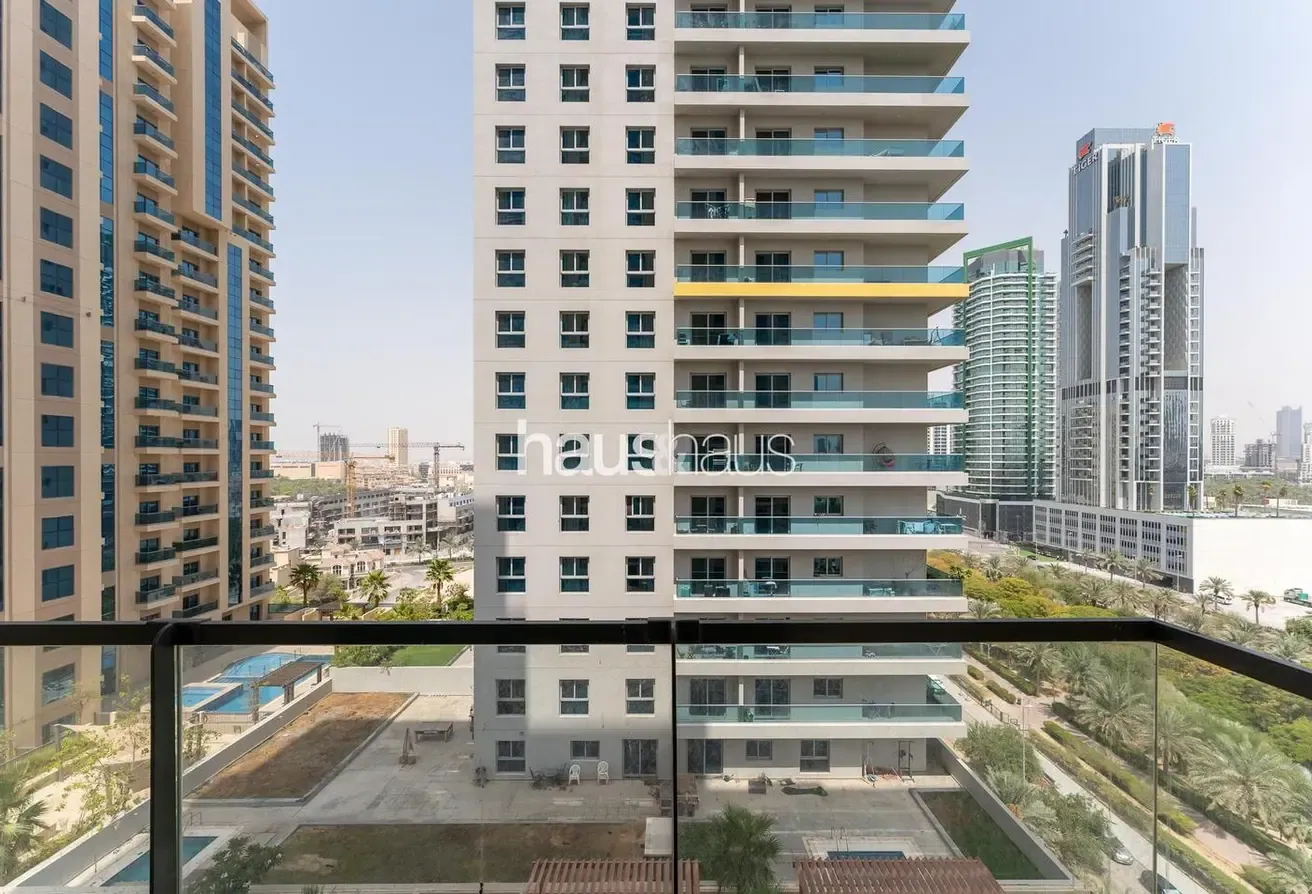 Balcony | Spacious 1 BR | Relaxing