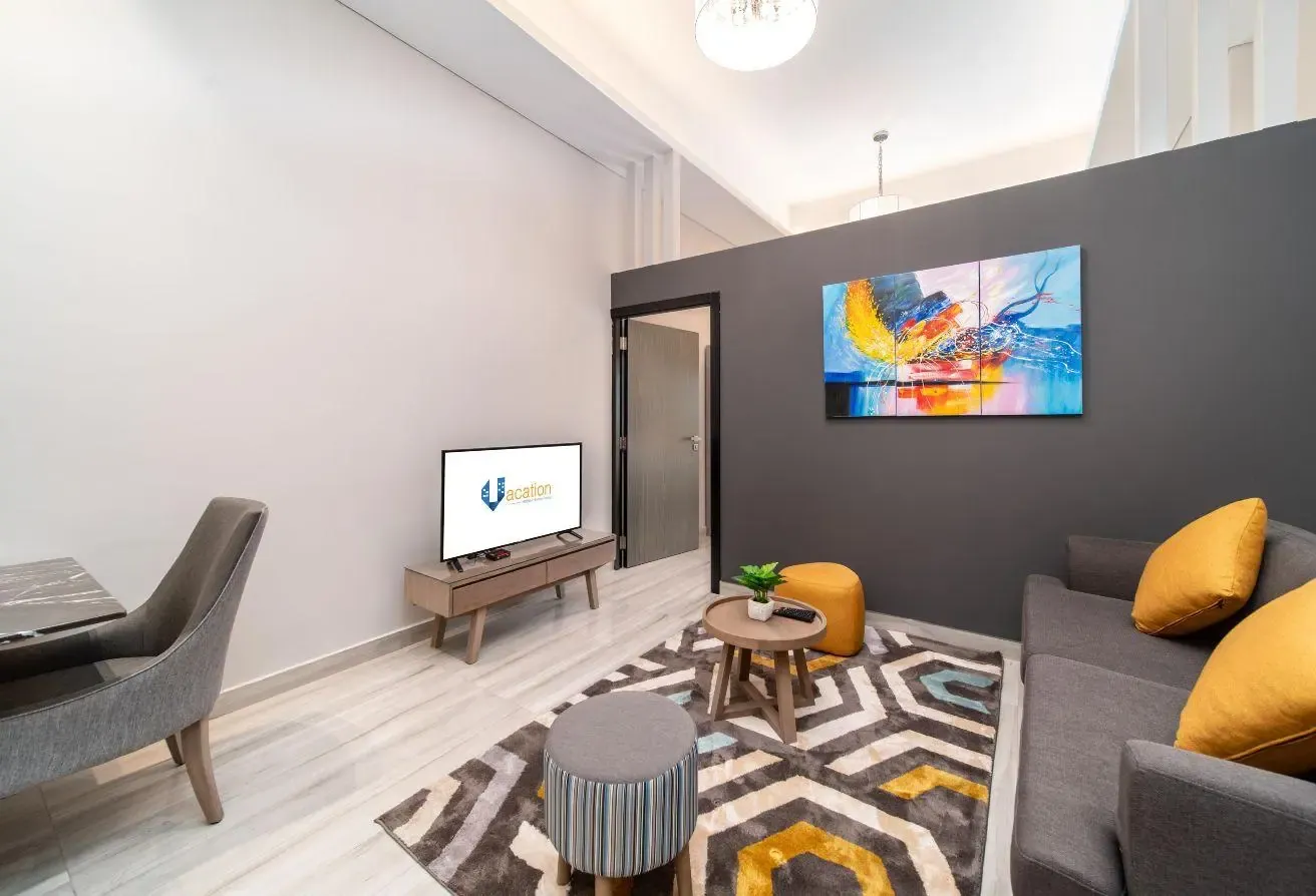 Modern | Large Layout | Furnished