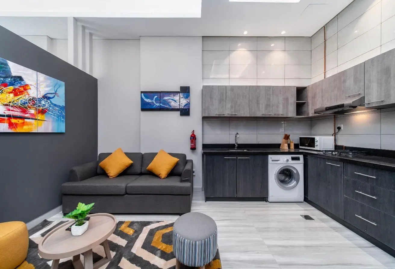Modern | Large Layout | Furnished