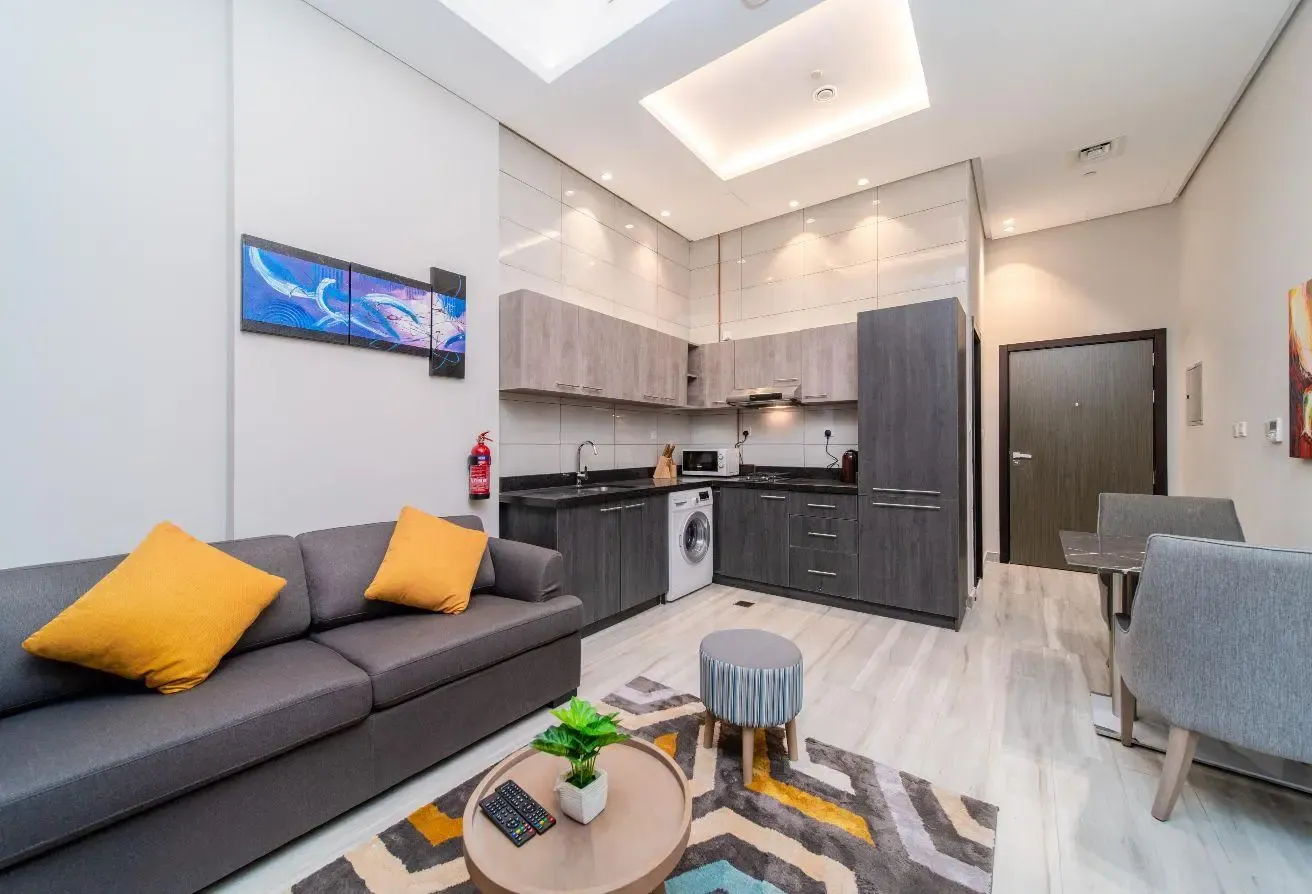 Modern | Large Layout | Furnished