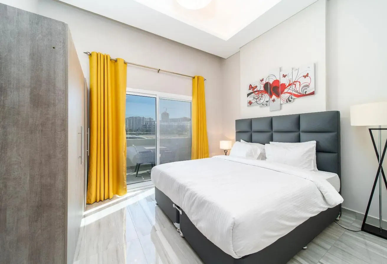 Modern | Large Layout | Furnished