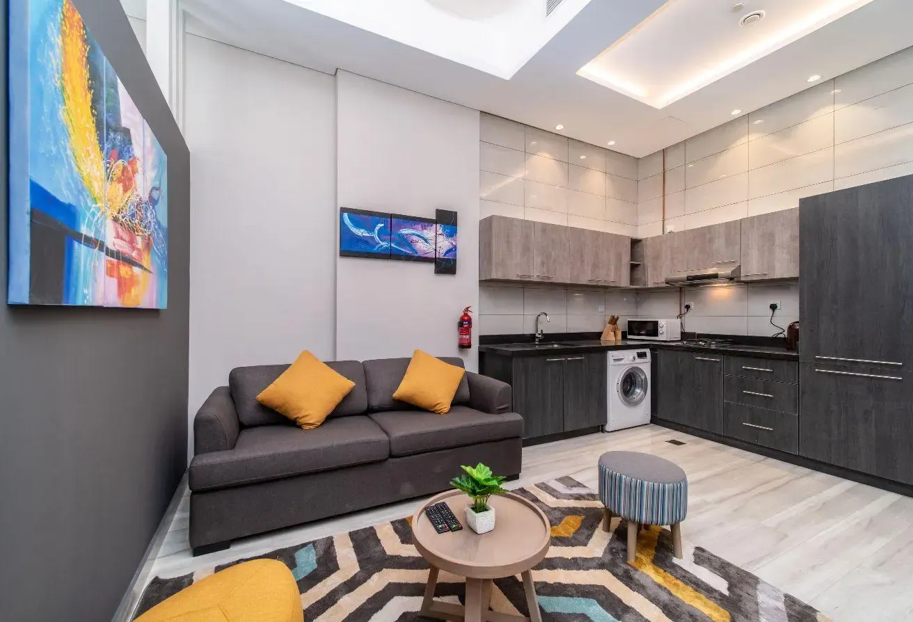 Modern | Large Layout | Furnished