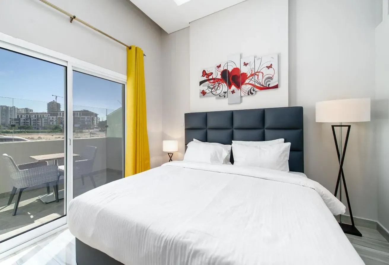 Modern | Large Layout | Furnished