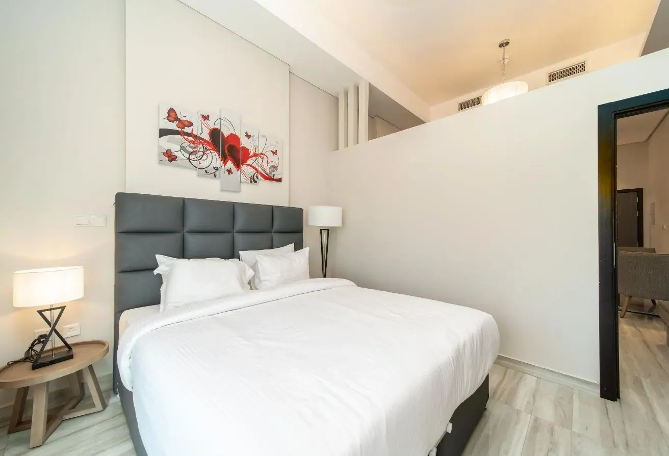Modern | Large Layout | Furnished