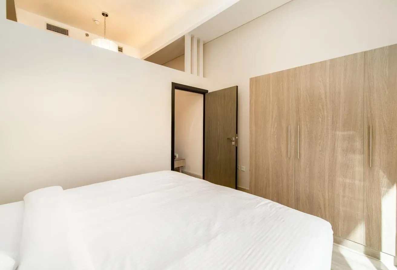 Modern | Large Layout | Furnished