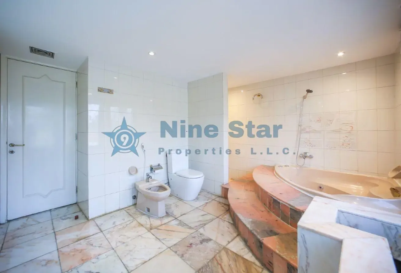 FULLY FURNISHED / LUXURY 4BR+MAID / READY TO MOVE