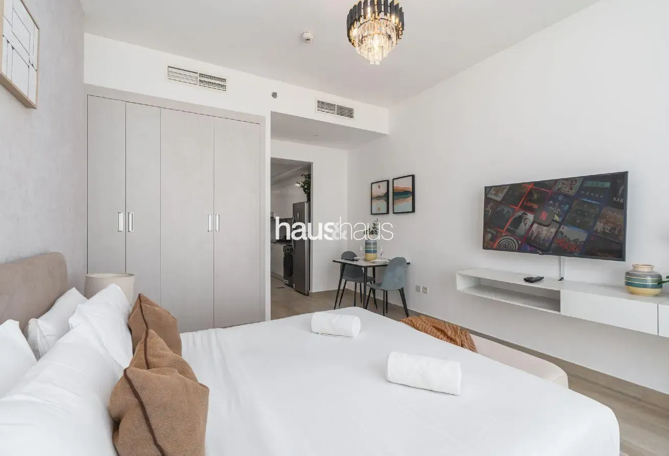Bright Studio | Modern Facilities | Near Park