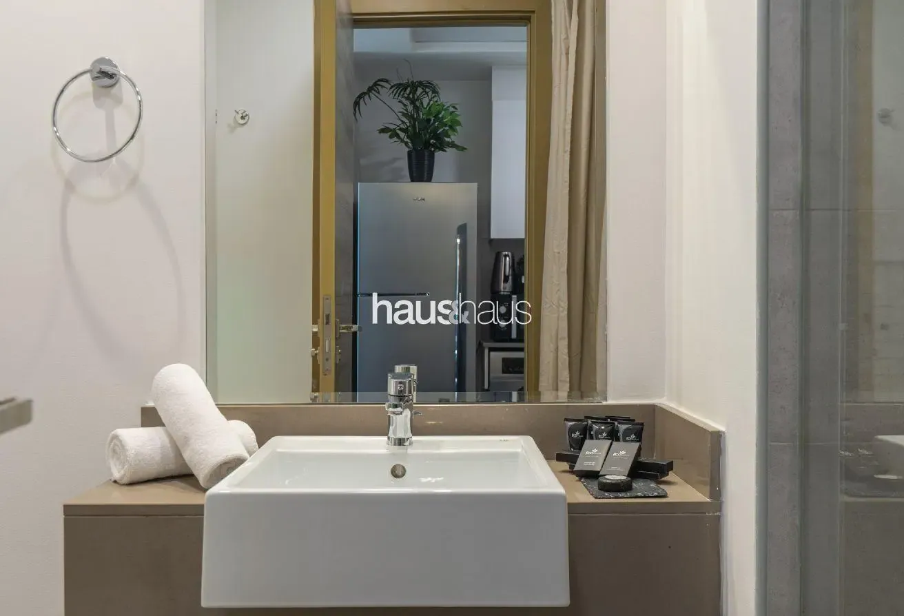 Bright Studio | Modern Facilities | Near Park