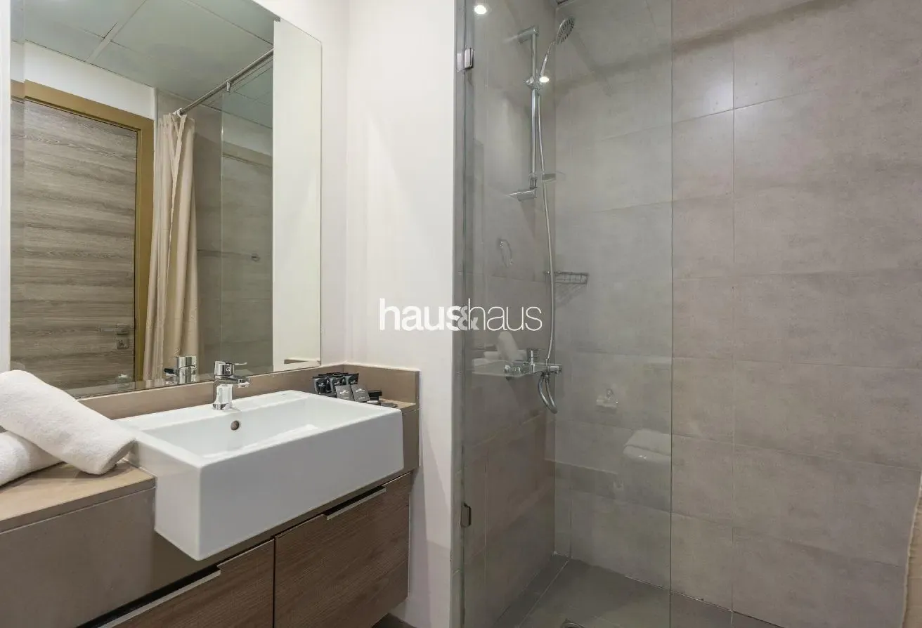 Bright Studio | Modern Facilities | Near Park