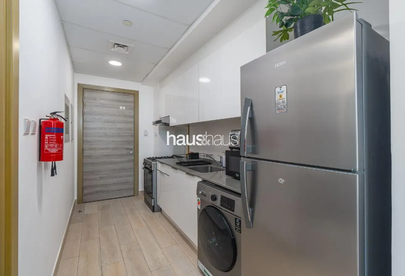 Bright Studio | Modern Facilities | Near Park