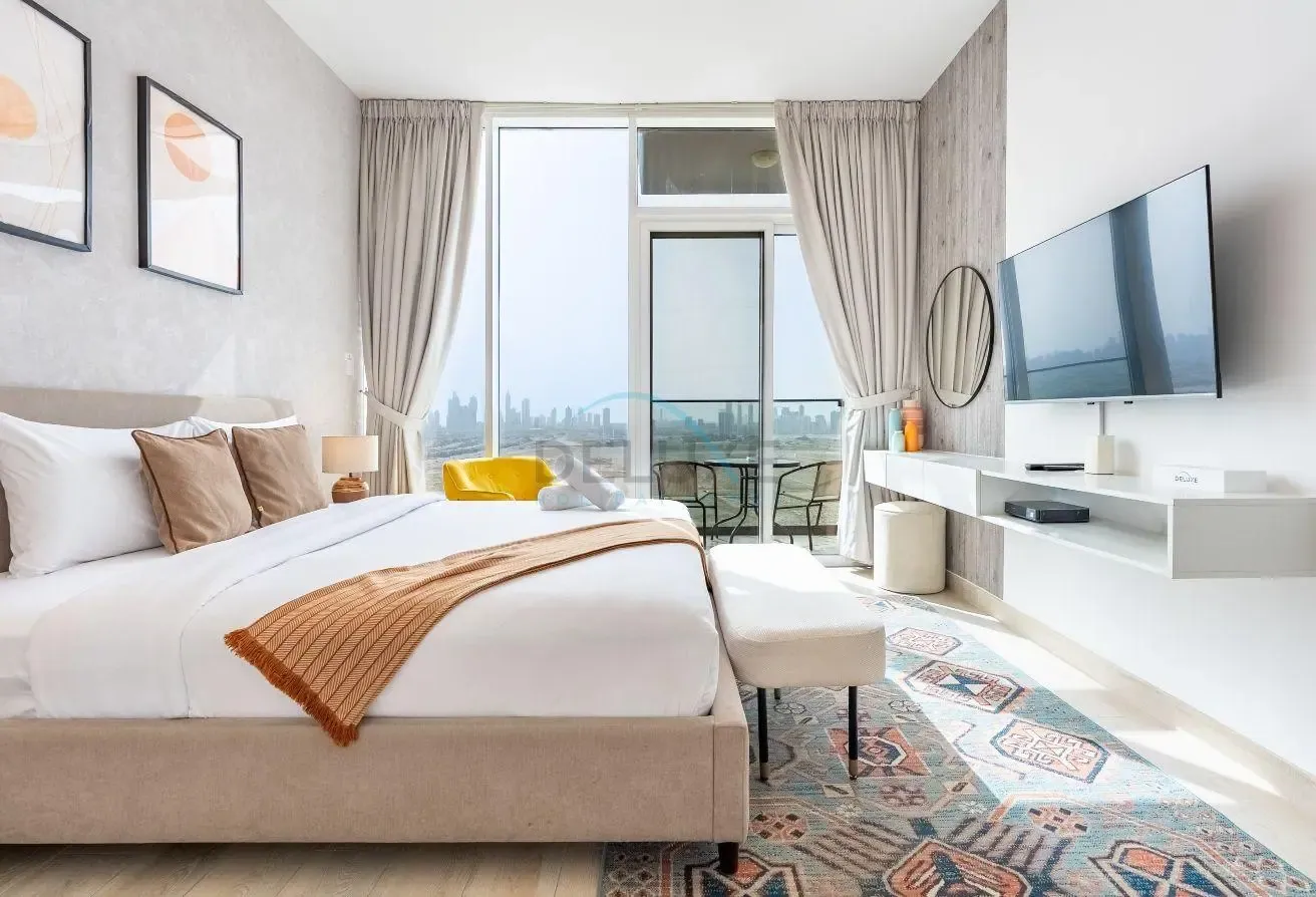 Sky-High Studio, Minutes Walk from Mall and Park