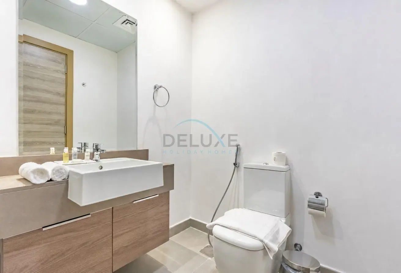 Sky-High Studio, Minutes Walk from Mall and Park
